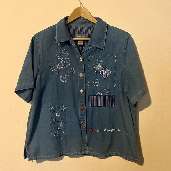 Koret Vintage 2 pc Denim Floral Embroidered Button Down & Capri Set - Large - Picture 3 of 13